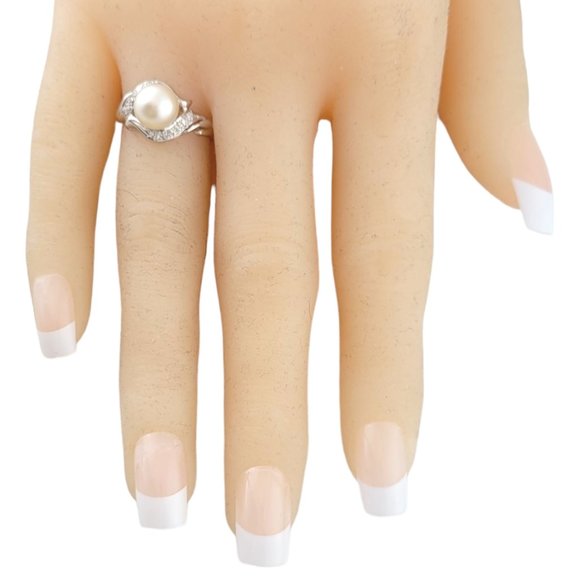 14K White Gold Diamond and Pearl Ring Size 5.25 #16424